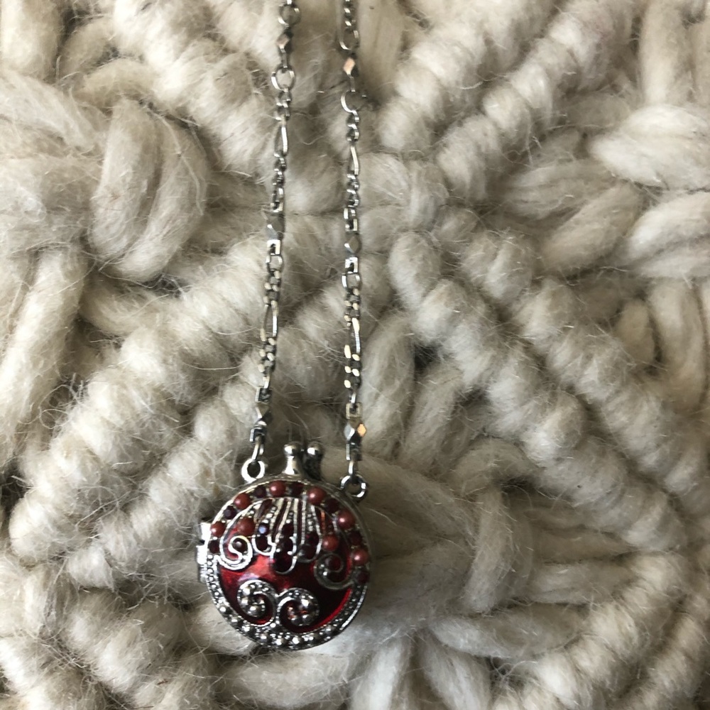 Locket necklace